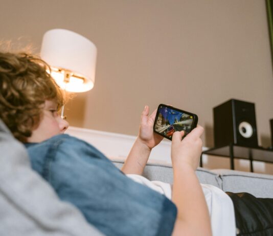 Apex Legends Mobile Game Review: Is It The Ultimate Battle Royale? pexels photo 7047242 1